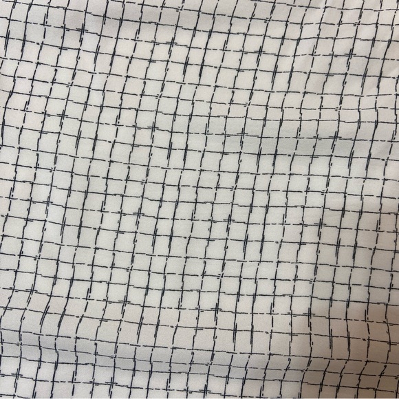 Patterned Shift Dress - Picture 4 of 5